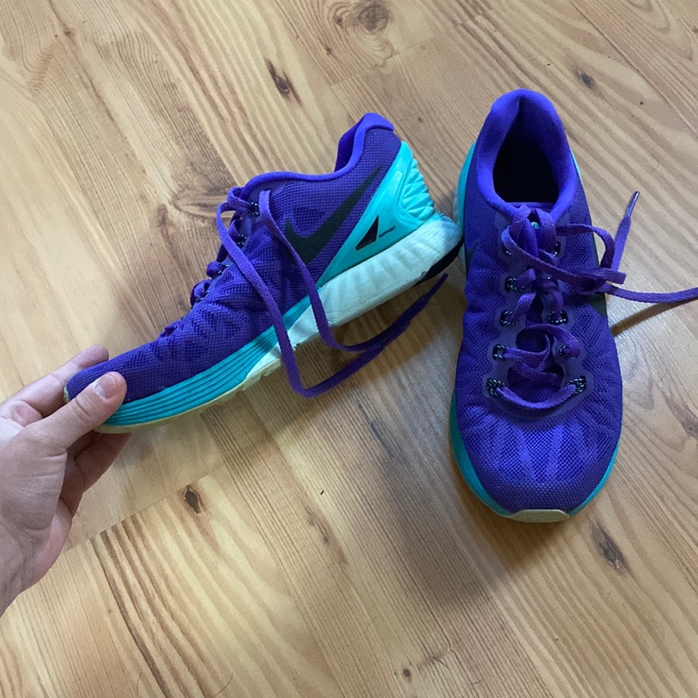Nike sneakers size 5
